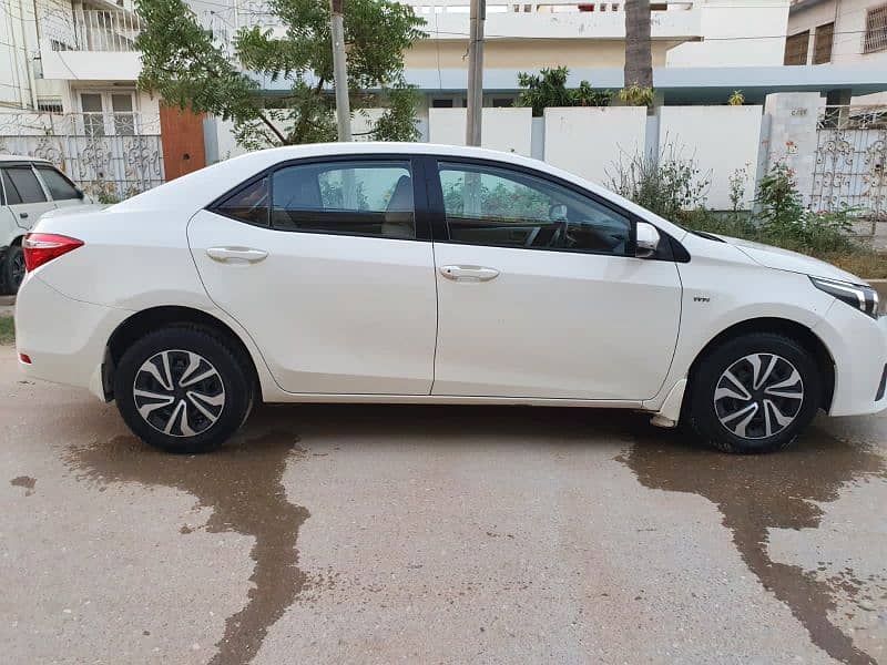 Toyota Corolla GLI 2016 b2b  full original manual 5