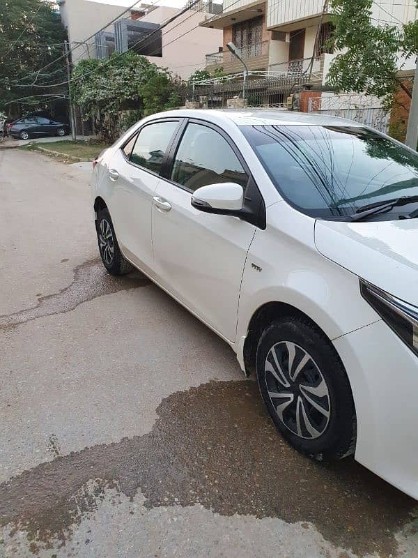 Toyota Corolla GLI 2016 b2b  full original manual 12