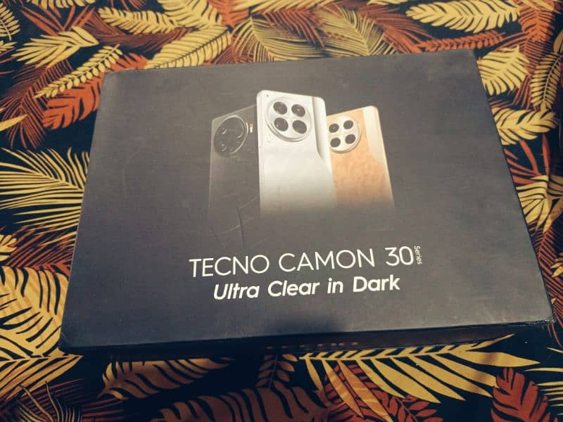 Tecno Original Headphones+Temperature Mug 2