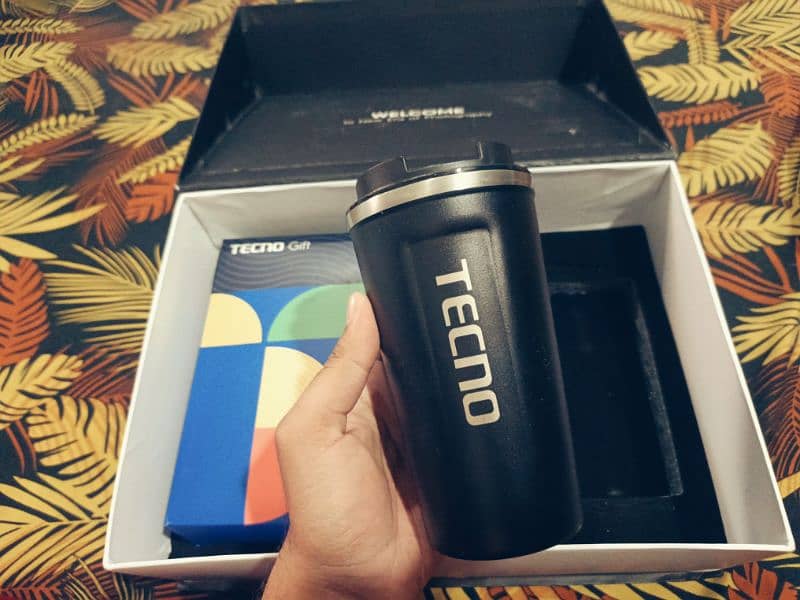 Tecno Original Headphones+Temperature Mug 3