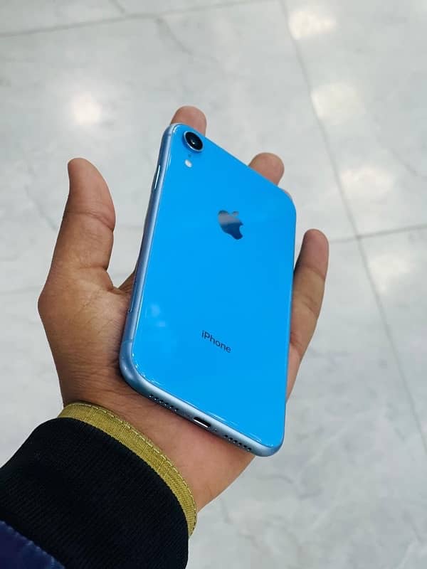 IPhone XR 64Gb  non pTa price 29999 urgent sell 3