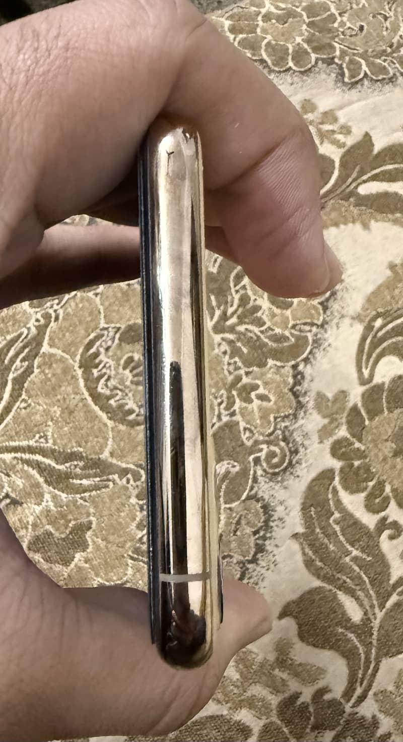 Apple iPhone 11 Pro Max 64 gb Pta Approved 4