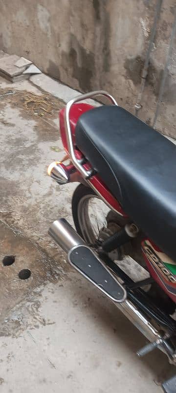 Honda CD 100cc 6