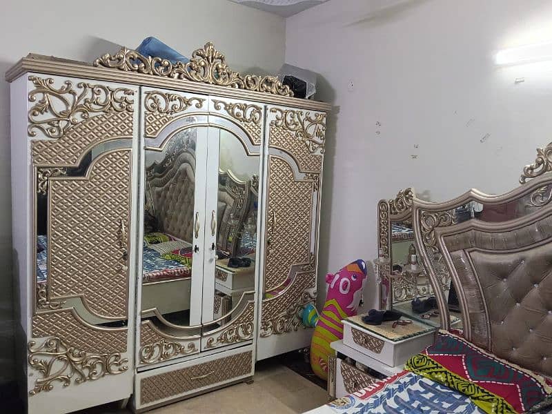 urgent sale furniture ghr shifting ke wajha se 1