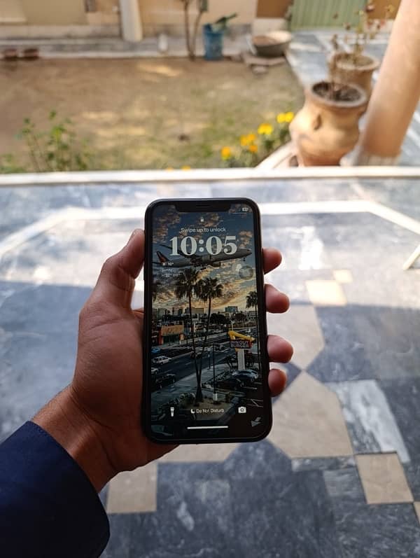 iPhone 11 64 GB JV Black Color 2