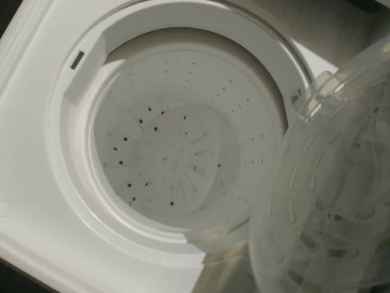 KENWOOD WASHING MACHINE AND SPINER 4