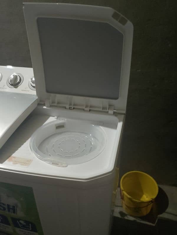 KENWOOD WASHING MACHINE AND SPINER 5