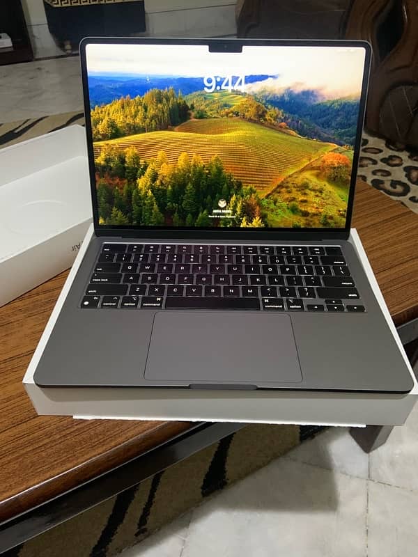 Apple Macbook Air M3 13’ 5