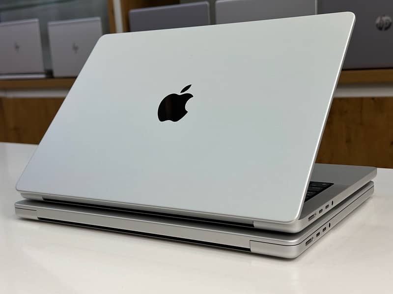 MACBOOK PRO M1 16 GB RAM / 500GB  STORAGE 3