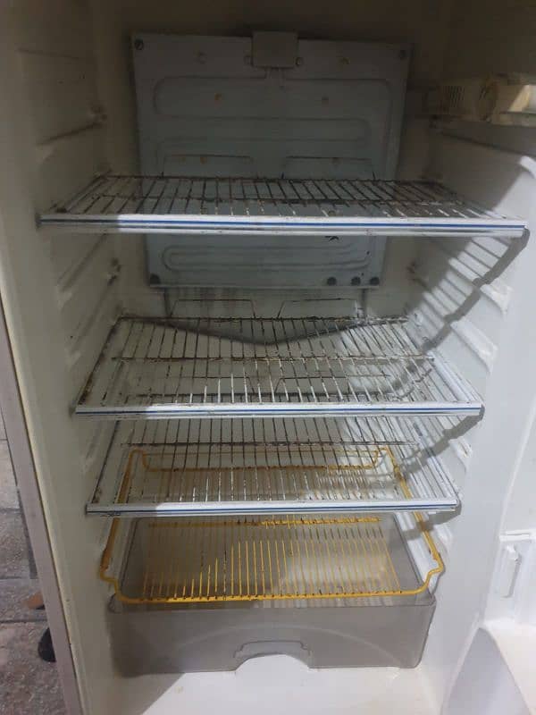 Dawlance Fridge condition 10 by 9 2