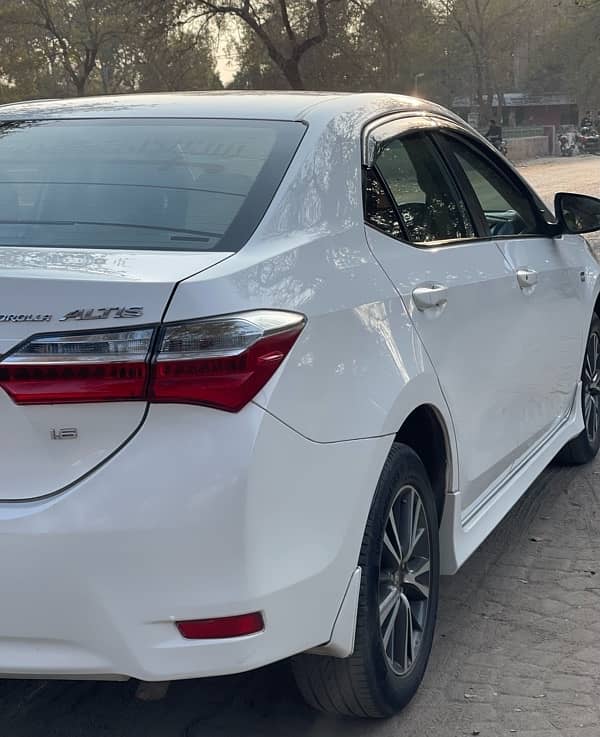 Toyota Corolla Altis 2019 4