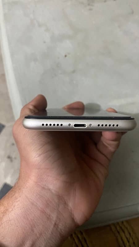 iphone 11 128 gb dual pta approved. 3