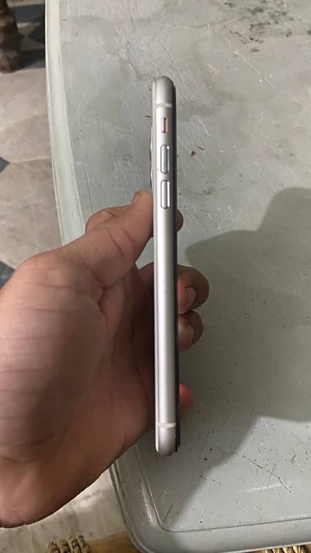 iphone 11 128 gb dual pta approved. 5