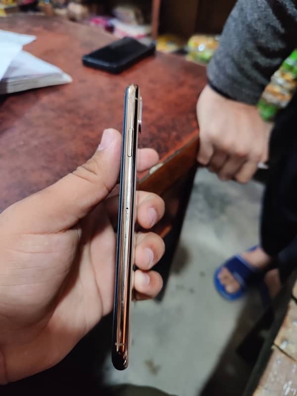 Iphone Xs max 256 Sim working 2