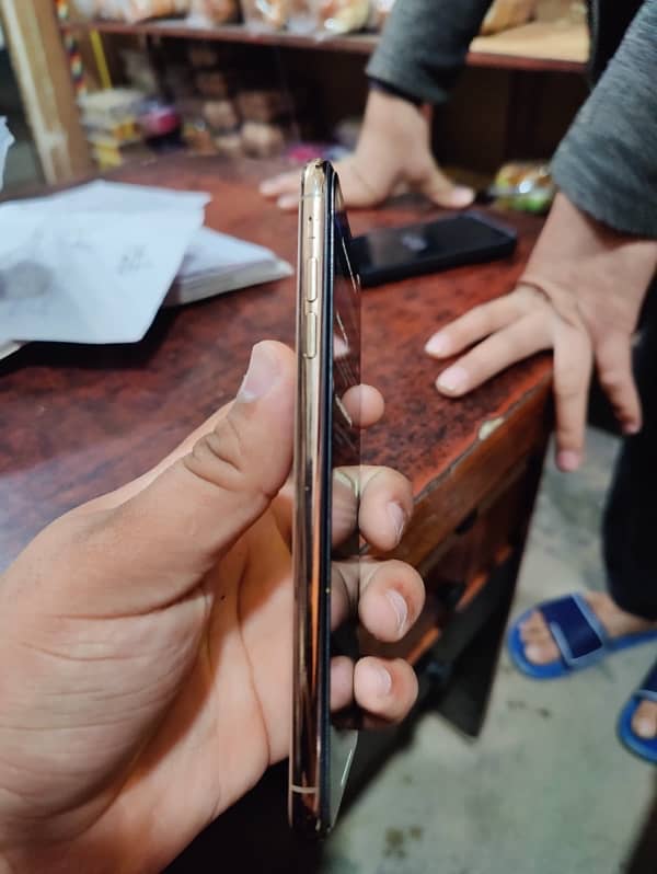 Iphone Xs max 256 Sim working 6