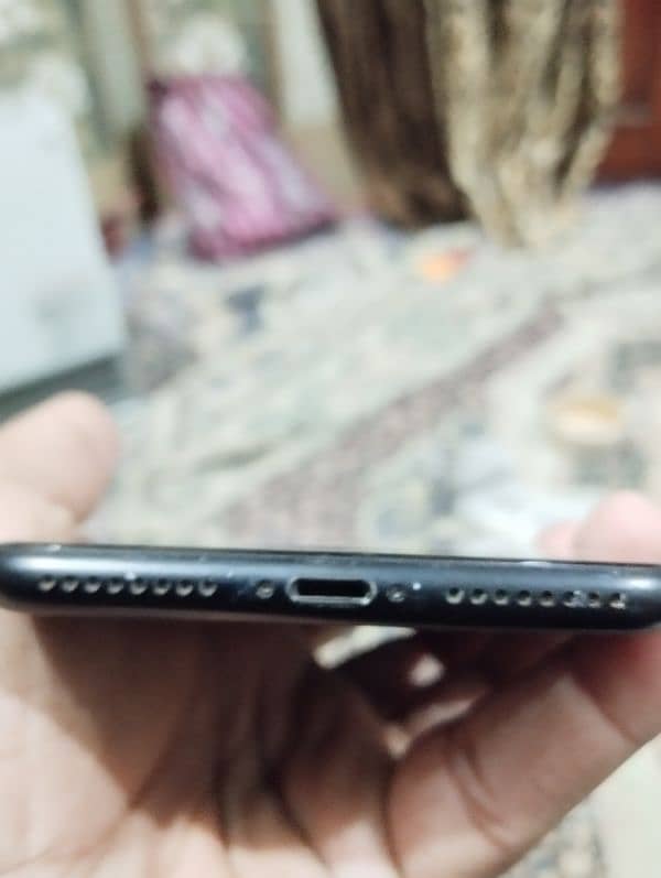 iphone 7plus 128 gb ha all okay ha koi falt nahi ha 5