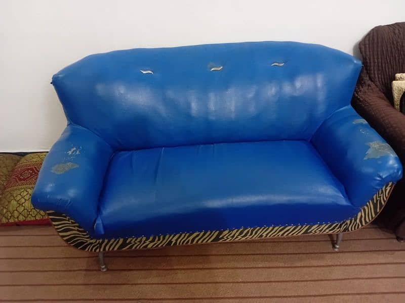 Sofa Available in good price 1