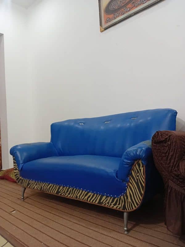 Sofa Available in good price 3