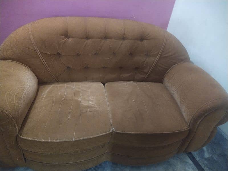 good condition sofa 4