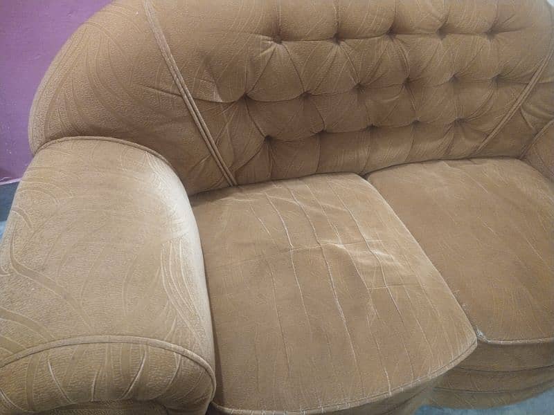 good condition sofa 5