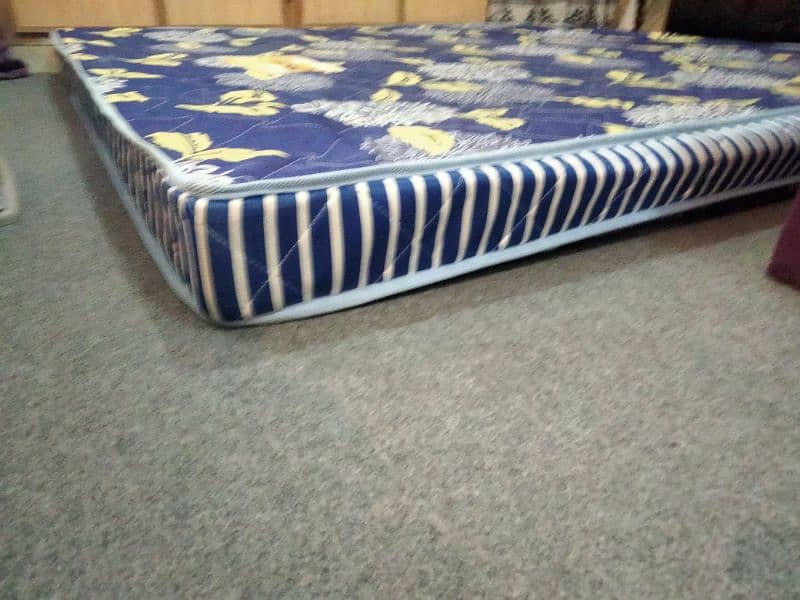 Excellent condition springless mattress 6"x6.5" 0