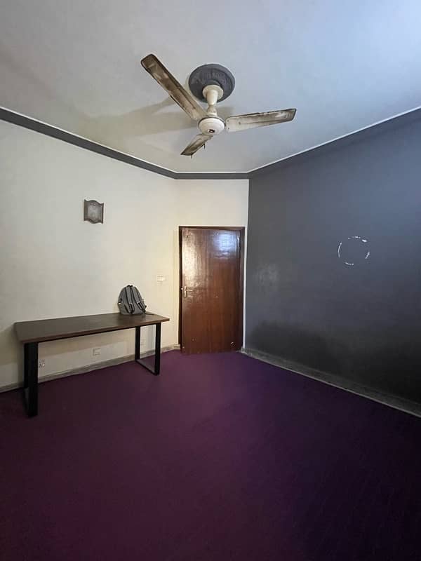 Single Room For Rent in G11/3 Street 97 0