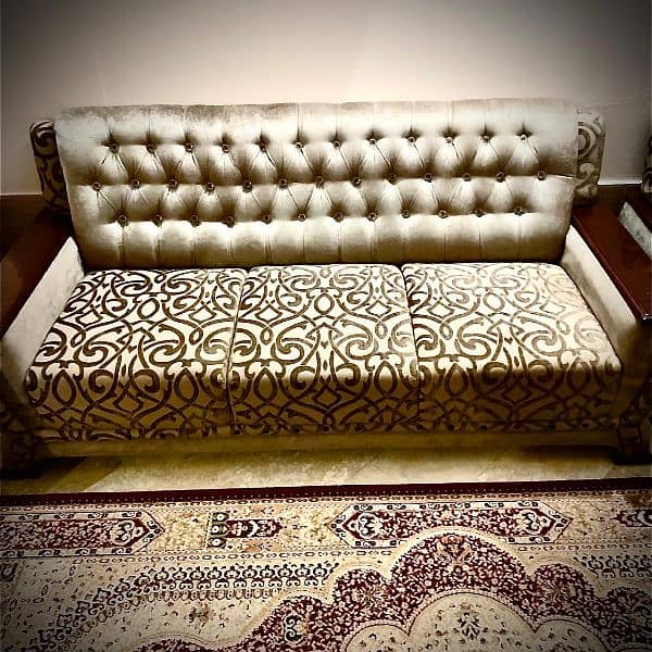 Elegant Velvet Sofa Set | Luxurious Arabesque Design | 9/10 Condition 1