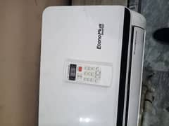 Totall 3 dc inverter AC hain 2 1.5 ton k our Eik AC 1 ton ka hai