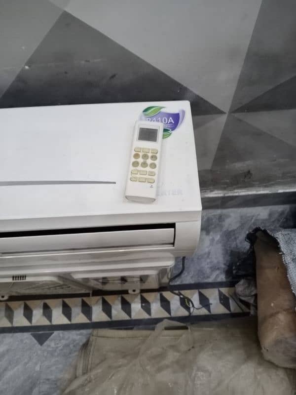 Totall 3 dc inverter AC hain 2 1.5 ton k our Eik AC 1 ton ka hai 5