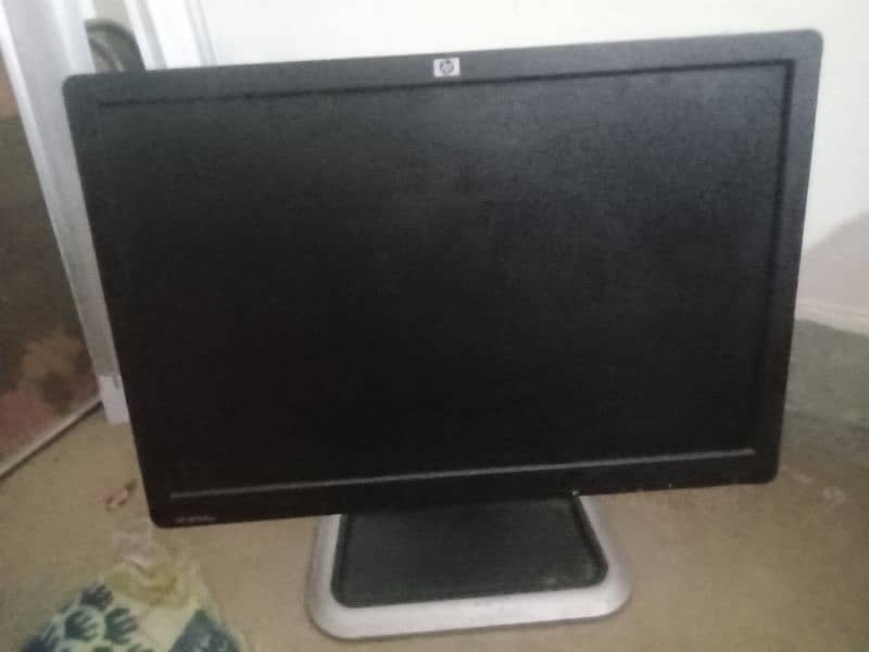 HP 19 INCH MONICA 100% OK and GOOD Condition 0