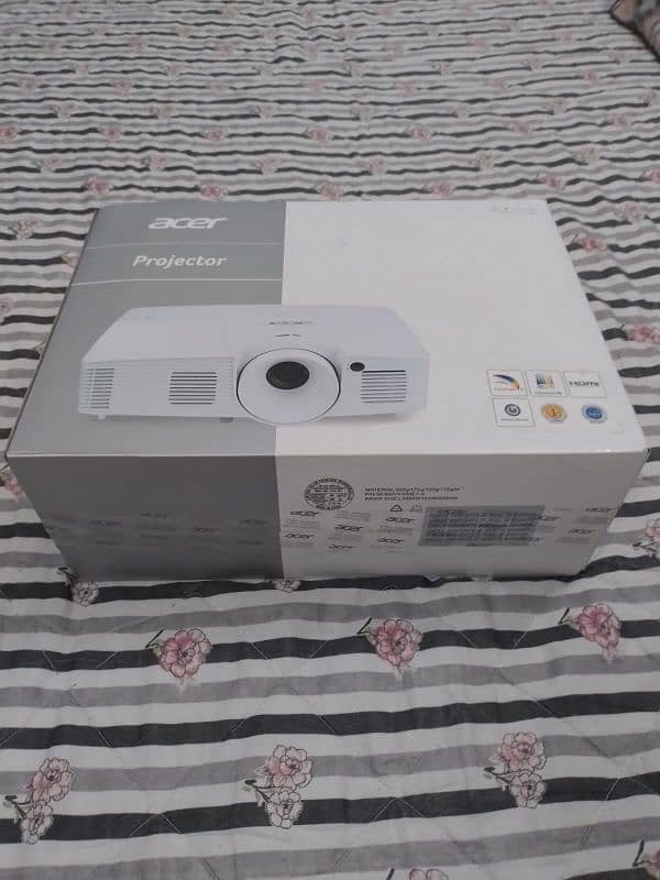 ACER  PROJECTOR 10