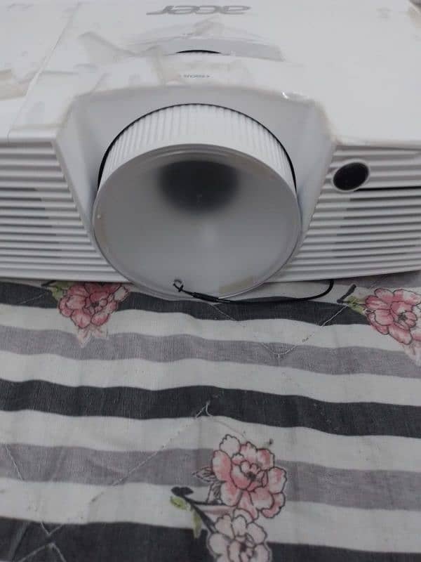 ACER  PROJECTOR 12