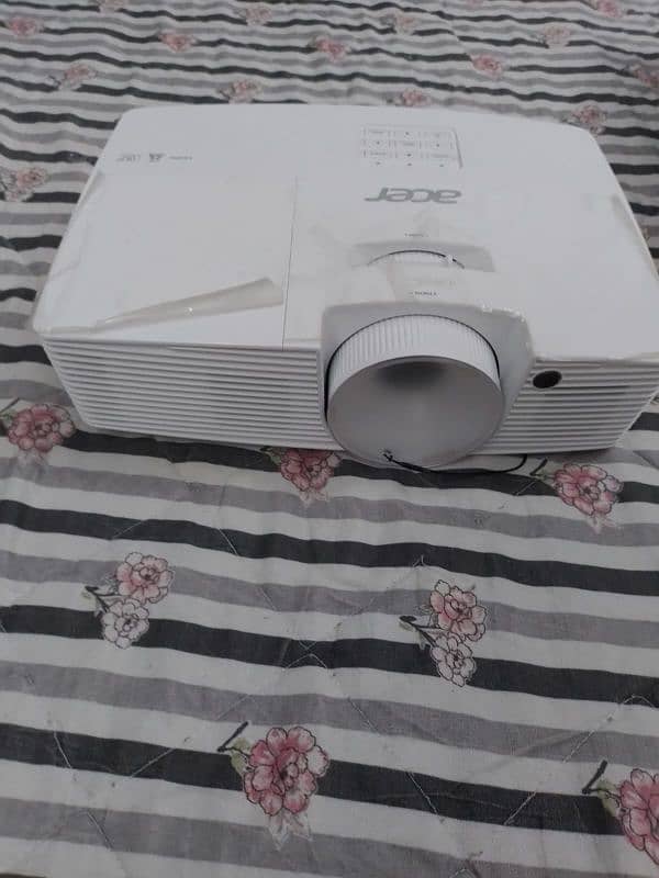 ACER  PROJECTOR 13