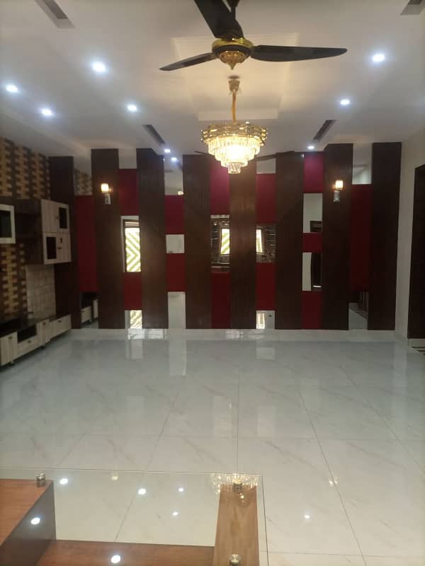 10 MARLA LIKE NEW CORNER HOUSE FOR SALE IN PUNJAB SOCIETY PHASE TOW COLLEGE ROAD LAHORE 1