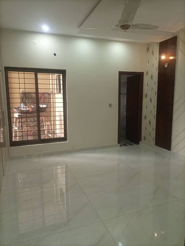 10 MARLA LIKE NEW CORNER HOUSE FOR SALE IN PUNJAB SOCIETY PHASE TOW COLLEGE ROAD LAHORE 6