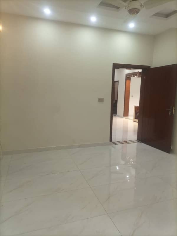 10 MARLA LIKE NEW CORNER HOUSE FOR SALE IN PUNJAB SOCIETY PHASE TOW COLLEGE ROAD LAHORE 9