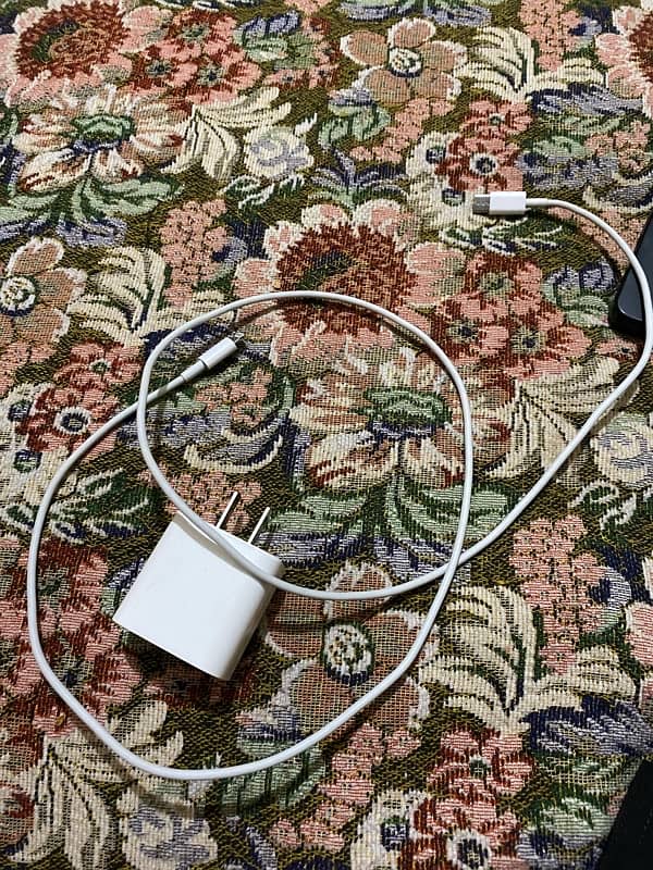 iphone 11(non-pta) & adapter and cable original 9