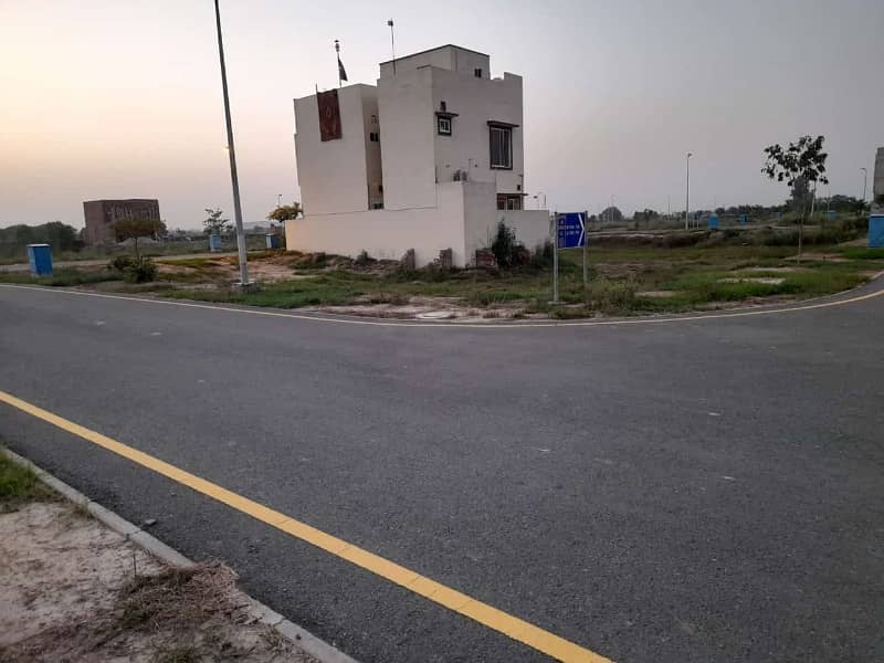 10 MARLA PLOT FOR SALE IN EDEN RESIDENCIA HOUSING SOCIETY COLLEGE ROAD LAHORE 0