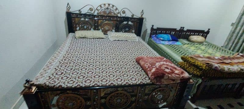 2 king size bed for sale with mattress 0