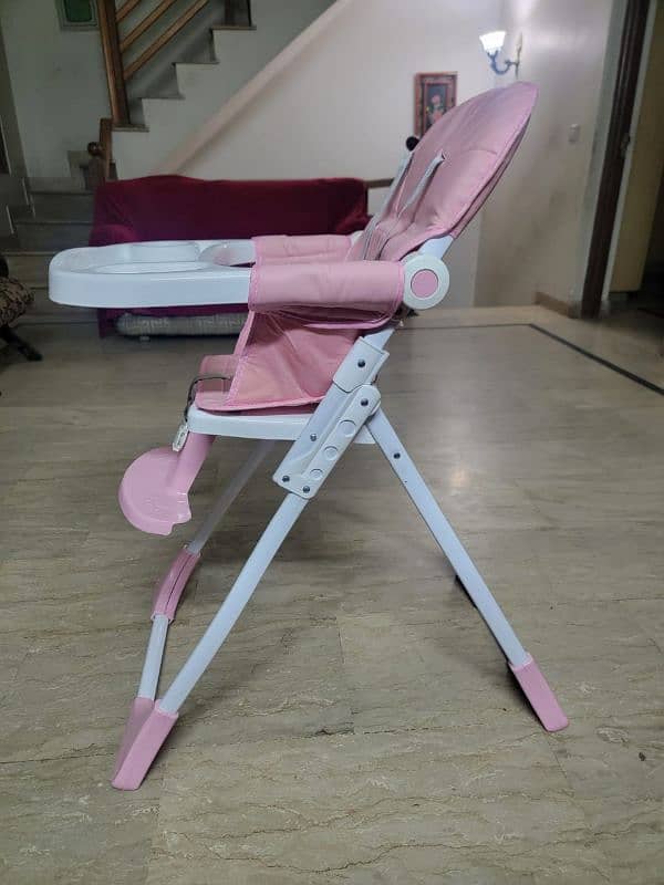 Imported foldable High Chair with wheels 8