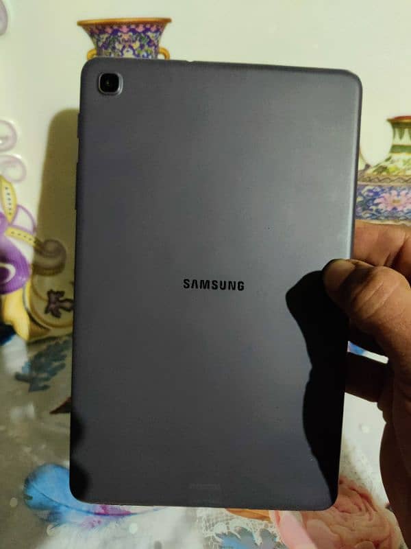 Samsung Galaxy tab A8.4 3gb-32gb 2020 Sim spot  with box chat olx 4