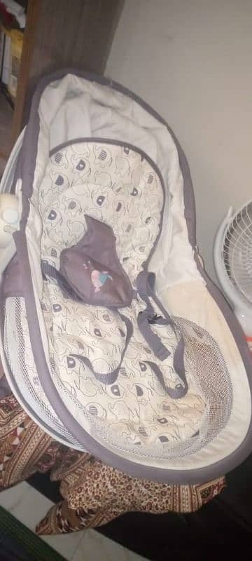 swing bassinet 0