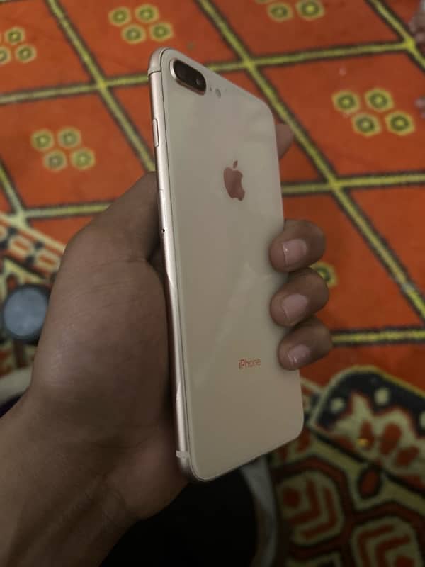 iPhone 8 Plus 0