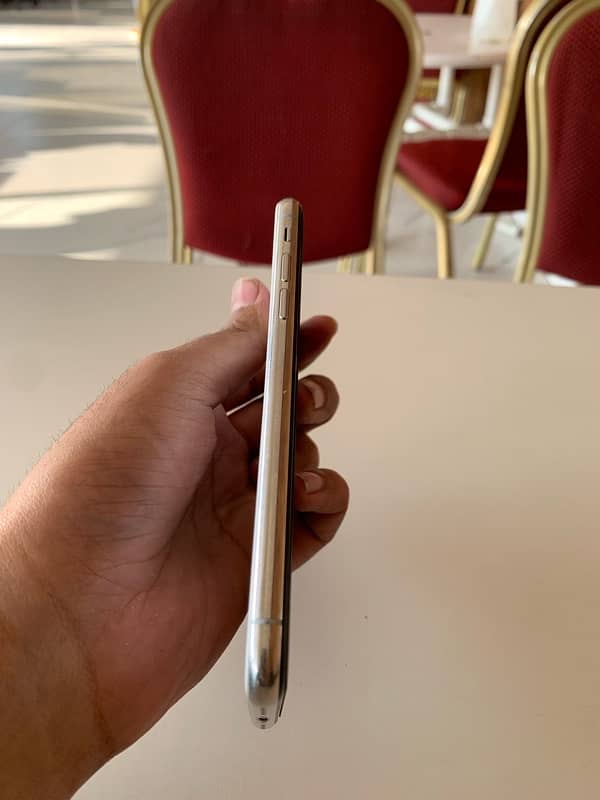 I phone x 64 gb battre change all Oky contect no 03175088775 2