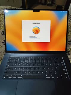 Apple MacBook air 15 inch m2 chip 8gb 256gb m