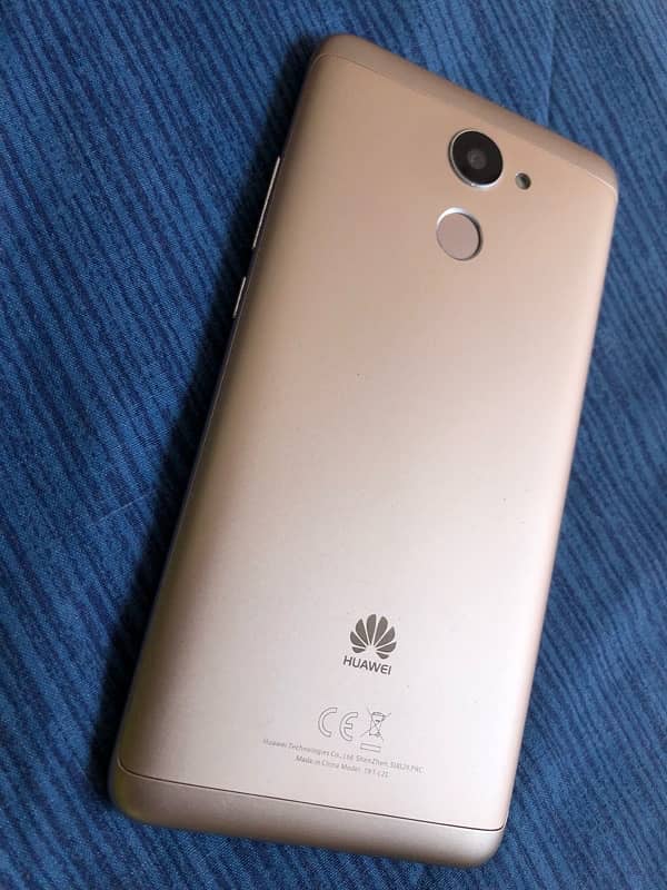 Huawei Y7 Prime 4/64GB Non PTA 8