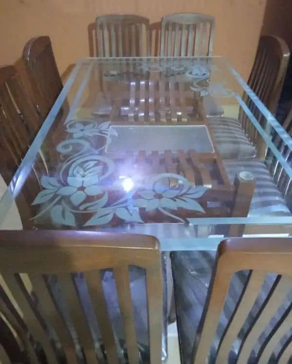 Dining table with 8 chairs jusk like new 0