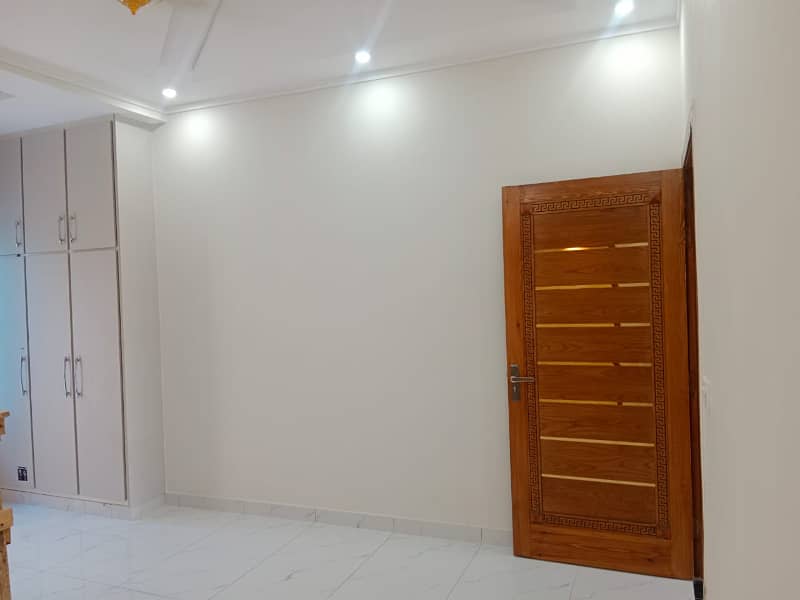 2 bad flat available for rent boring electricity/ tile floor 4