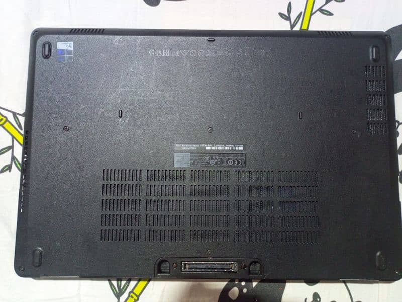 Dell Latitude E5570 1