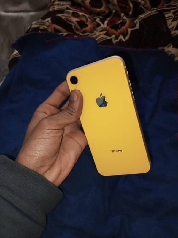 iPhone XR 1